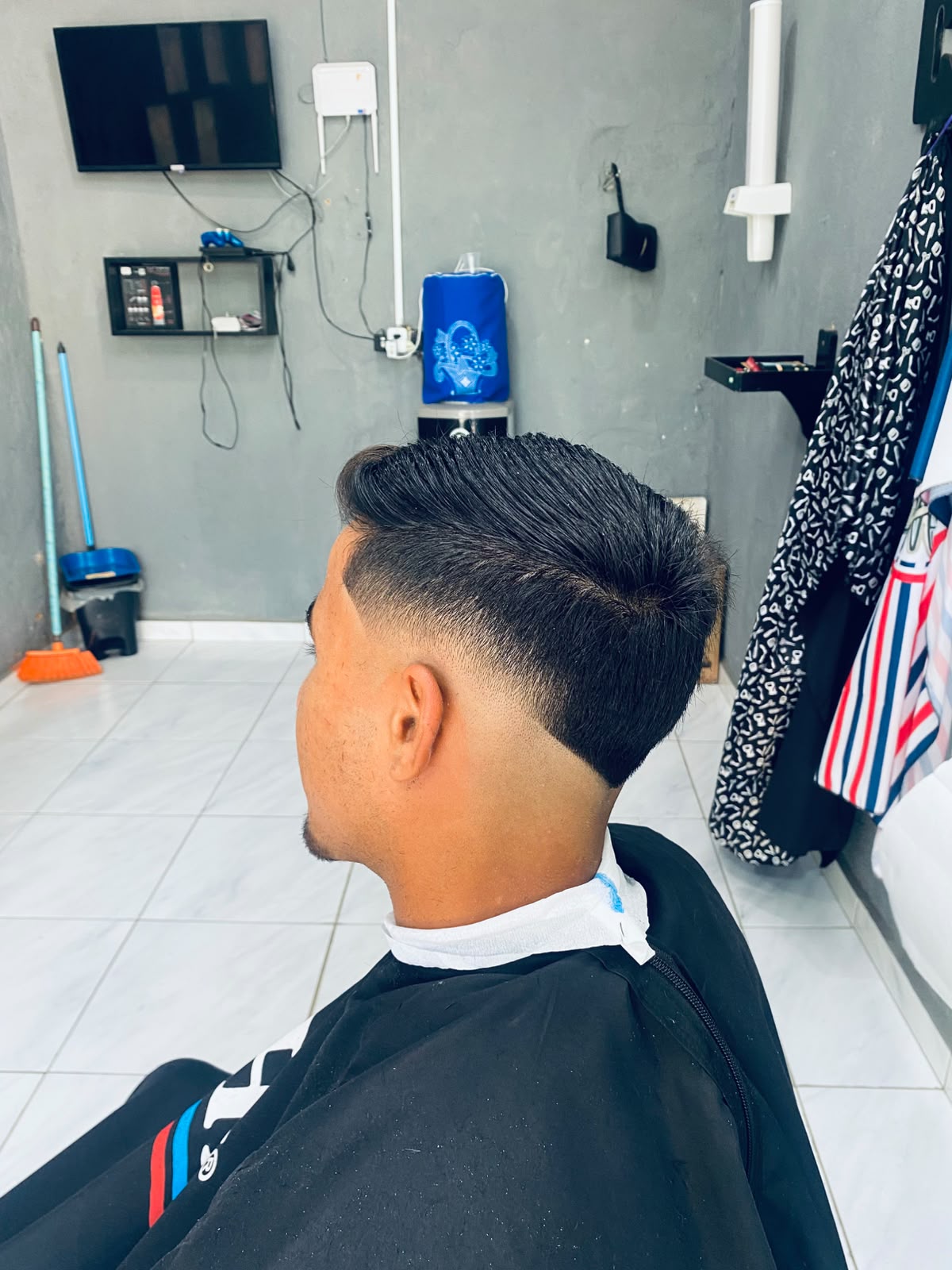 Corte social com topete